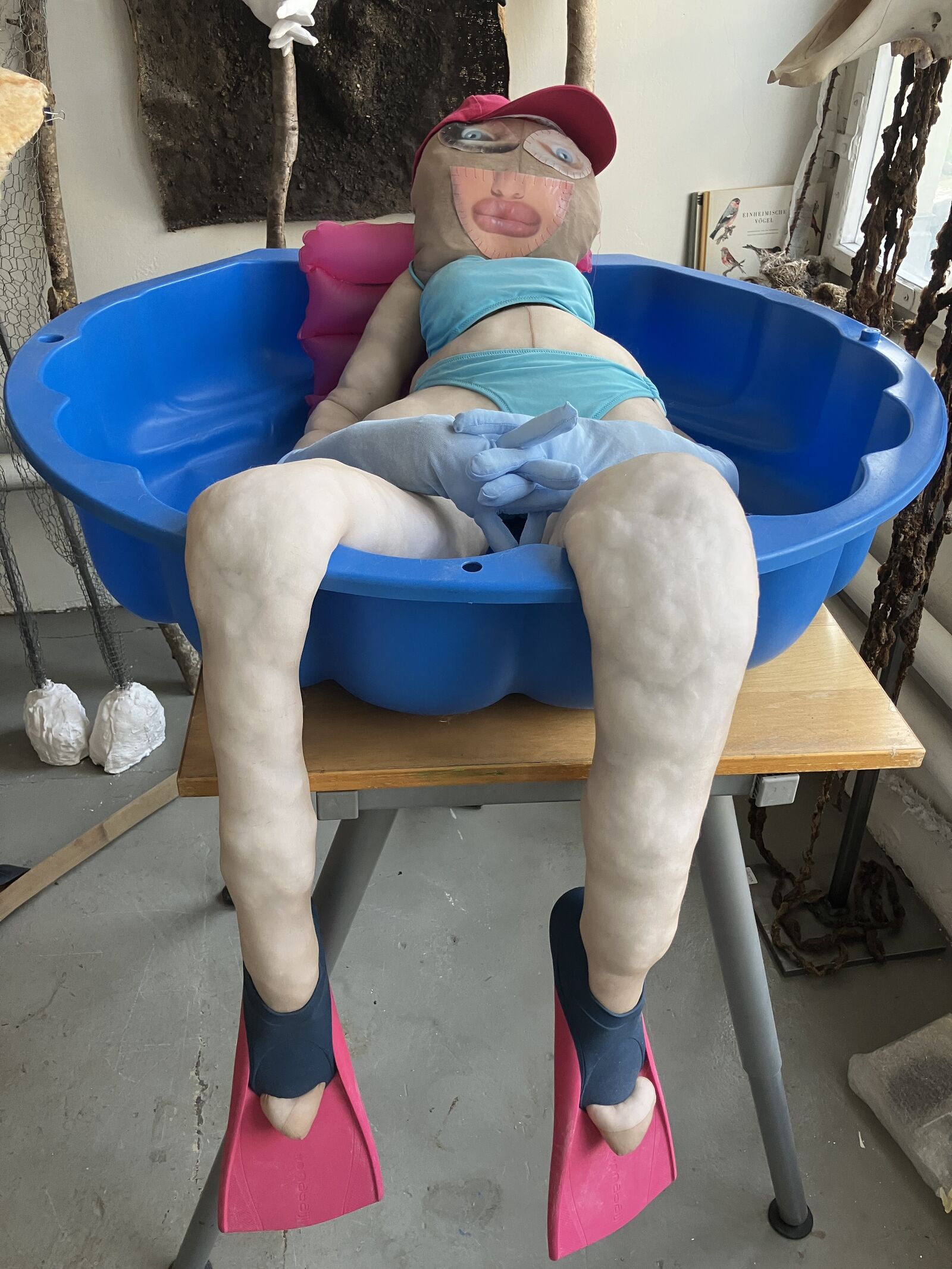 Dolly im Pool
