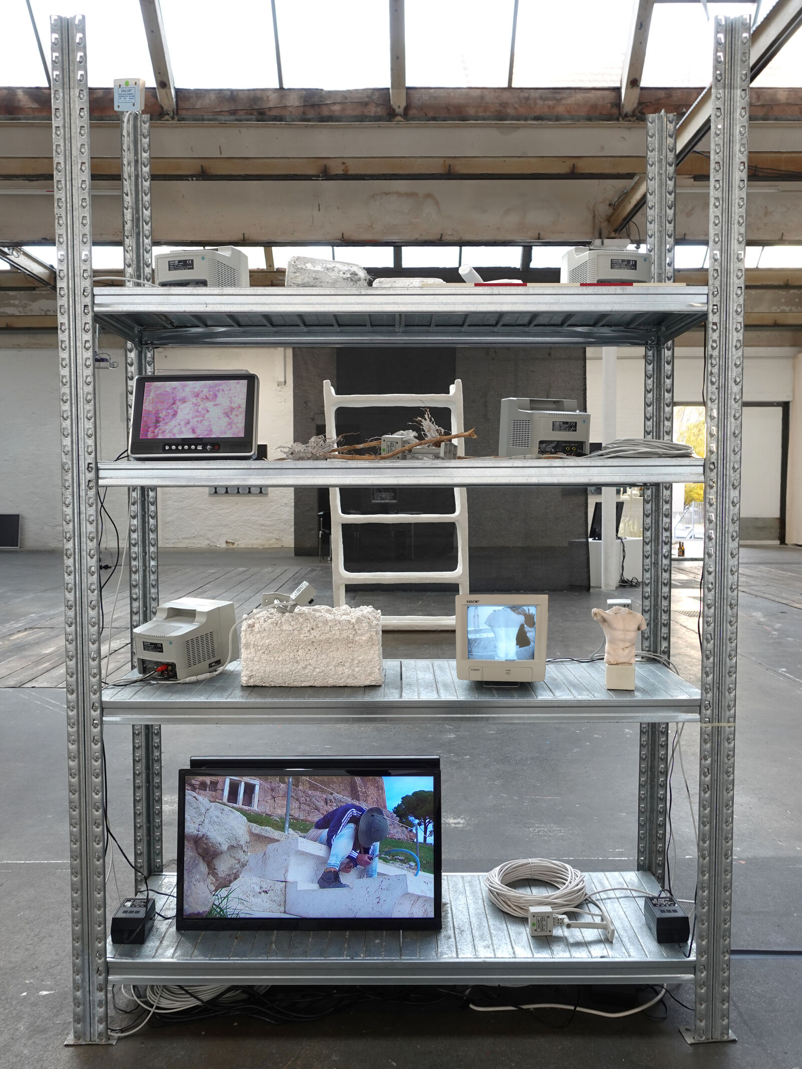 ‹Closed Circuit›